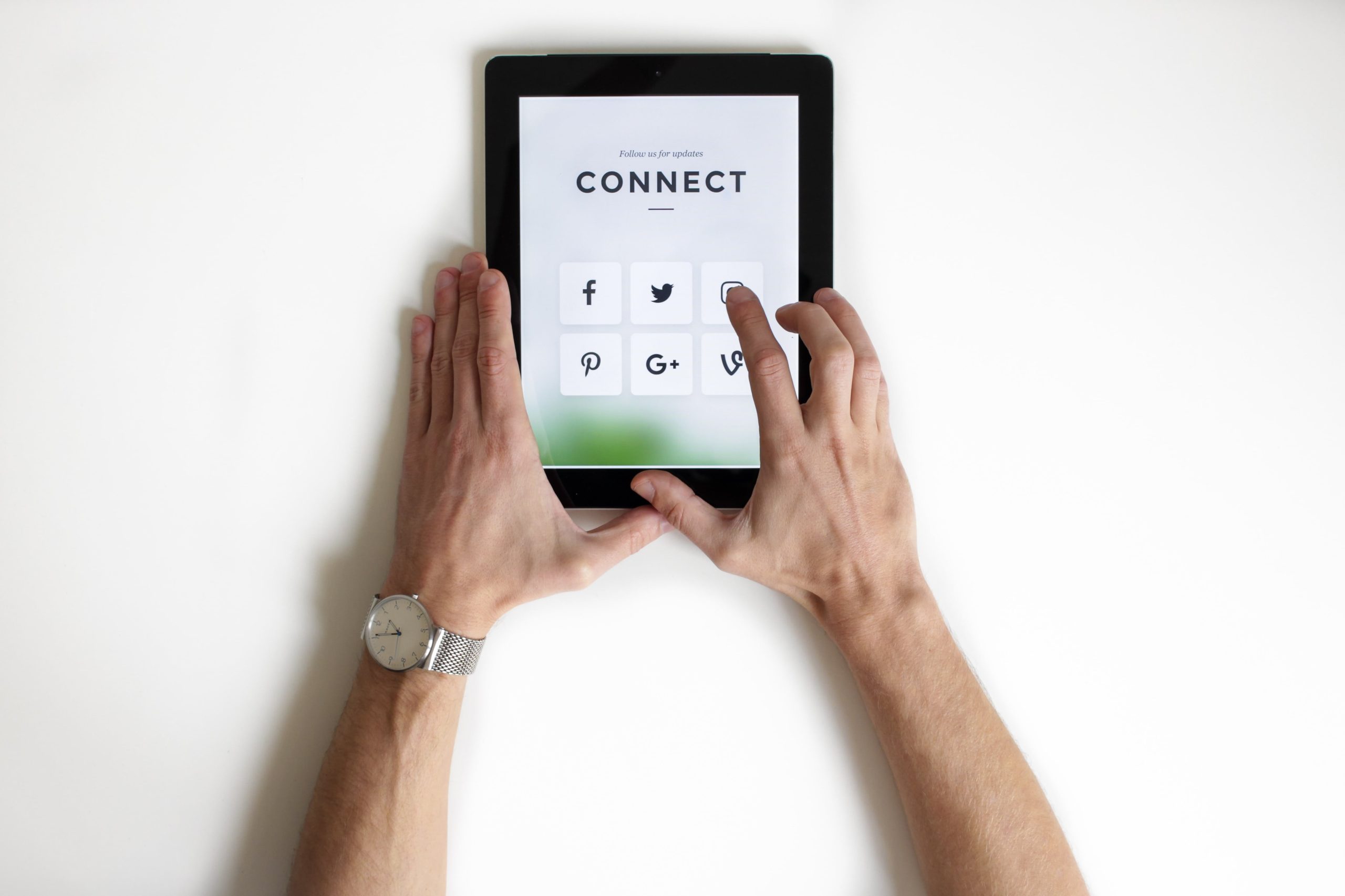 nordwood-themes-yyMJNPgQ-X8-unsplash-min