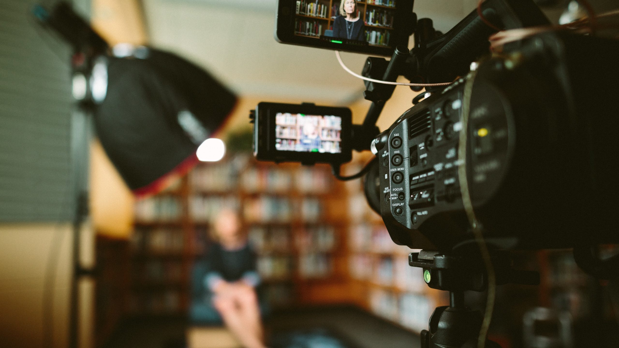 sam-mcghee-KieCLNzKoBo-unsplash-min